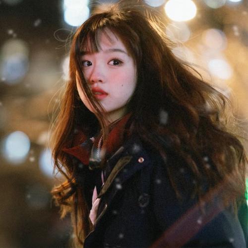 2025最火高颜值美女头像图片