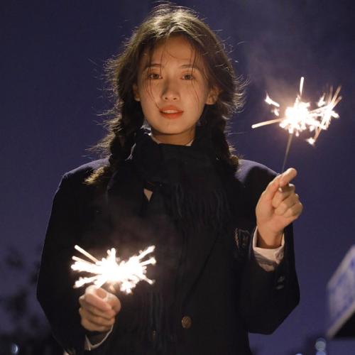 2025最火高颜值美女头像图片