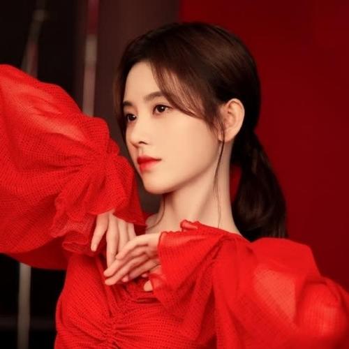 2025最新款微信头像女生图片