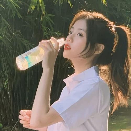 2025最新款微信头像女生图片