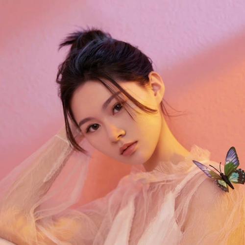 2025最新款微信头像女生图片
