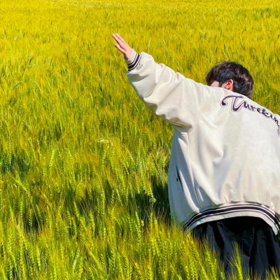 优雅帅气的男生头像图片