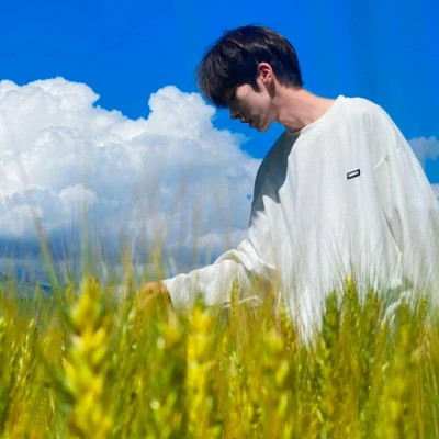 优雅帅气的男生头像图片