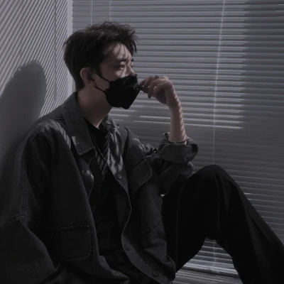 优雅帅气的男生头像图片