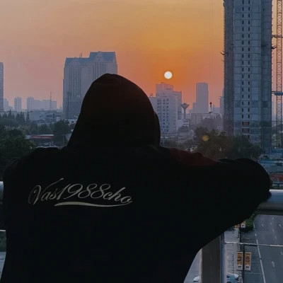 优雅帅气的男生头像图片