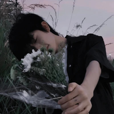 优雅帅气的男生头像图片