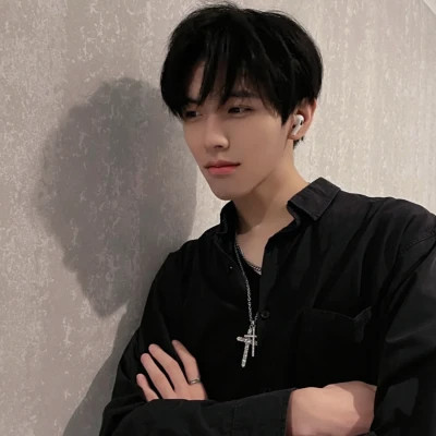 优雅帅气的男生头像图片