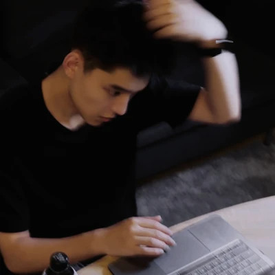 优雅帅气的男生头像图片