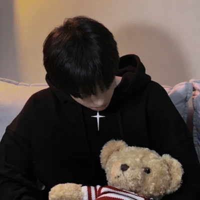 优雅帅气的男生头像图片