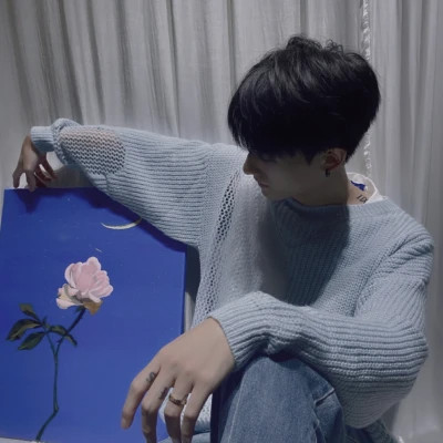 优雅帅气的男生头像图片