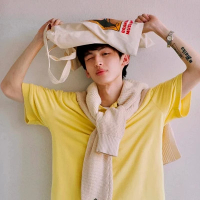 优雅帅气的男生头像图片