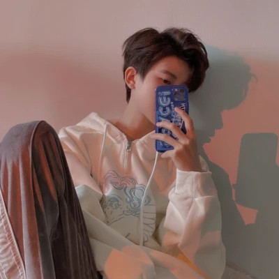 优雅帅气的男生头像图片