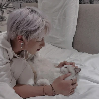 优雅帅气的男生头像图片