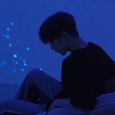 优雅帅气的男生头像图片