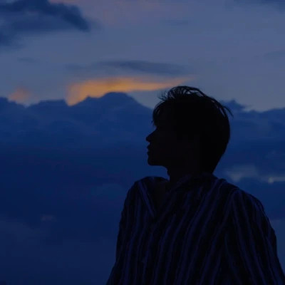 优雅帅气的男生头像图片