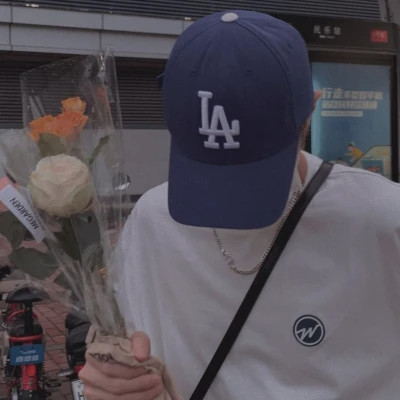 优雅帅气的男生头像图片