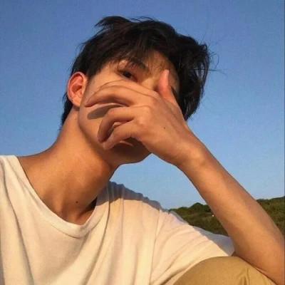高颜值微信男生头像