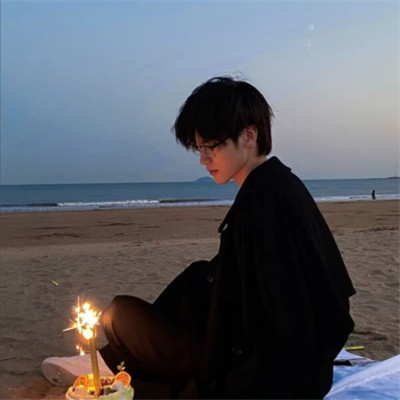 超流行的QQ男生头像图片