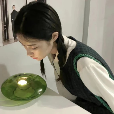 气质优雅的女性头像