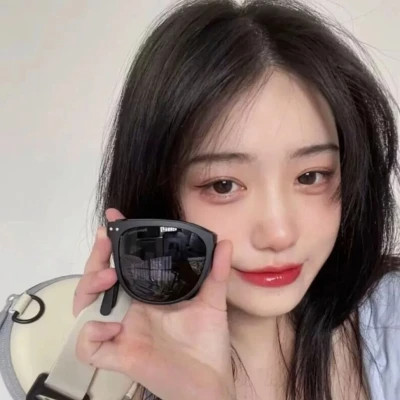 气质优雅的女性头像