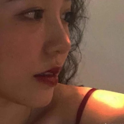 气质优雅的女性头像