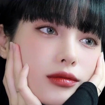 收藏点赞超多的女生头像图片