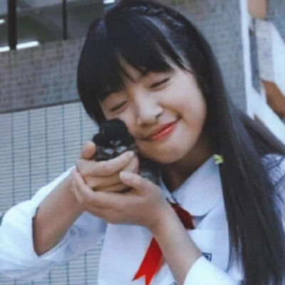 收藏点赞超多的女生头像图片