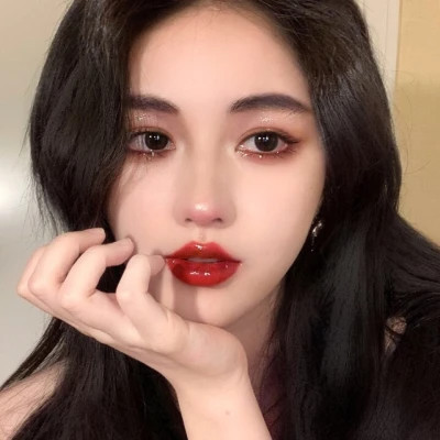 收藏点赞超多的女生头像图片