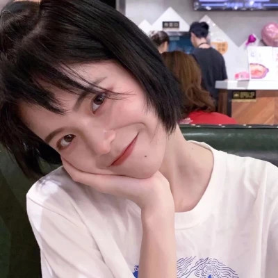 收藏点赞超多的女生头像图片
