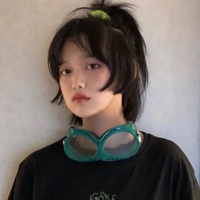 收藏点赞超多的女生头像图片