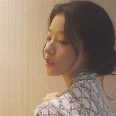 精选真人女生头像图片