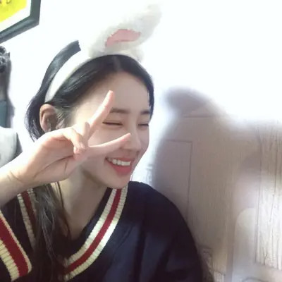 精选真人女生头像图片