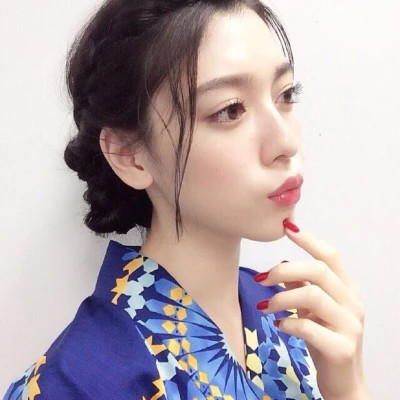精选真人女生头像图片