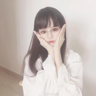 精选真人女生头像图片