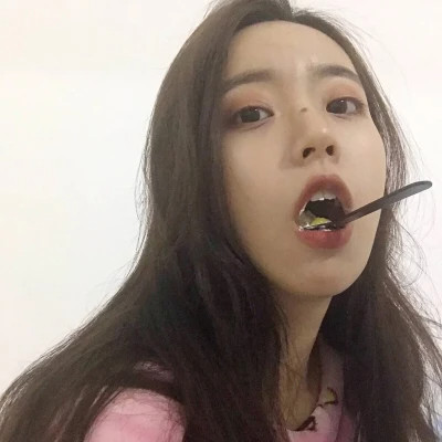 精选真人女生头像图片