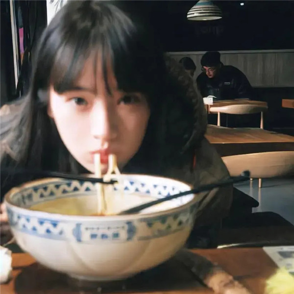 超有故事感的女生头像图片