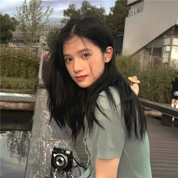 超有故事感的女生头像图片