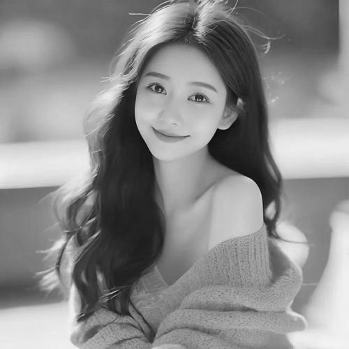 成熟性感的美女黑白照片头像高清