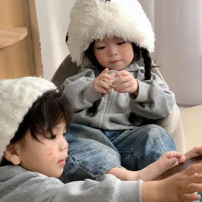 温馨可爱小萌娃情侣头像图片