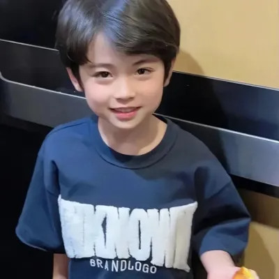 温馨可爱小萌娃情侣头像图片