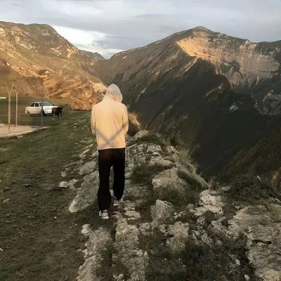 超热门的2025年男生头像
