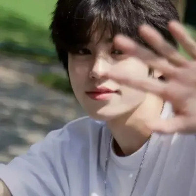 2025年男生头像潮流图片