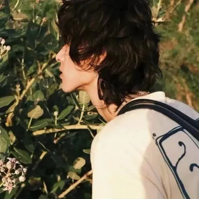 2025年男生头像潮流图片