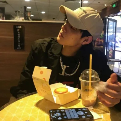2025最受欢迎男生头像