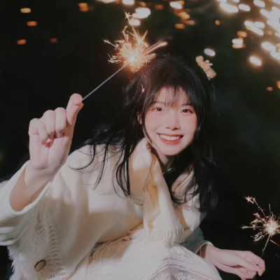 真人女生跨年微信头像