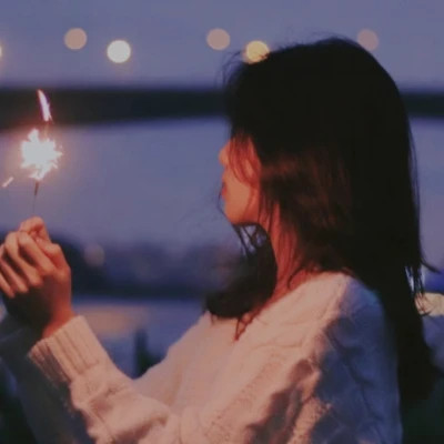 真人女生跨年微信头像