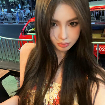 2025年最新头像女生