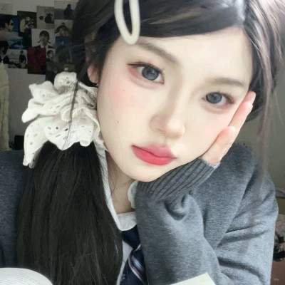 2025年最新头像女生