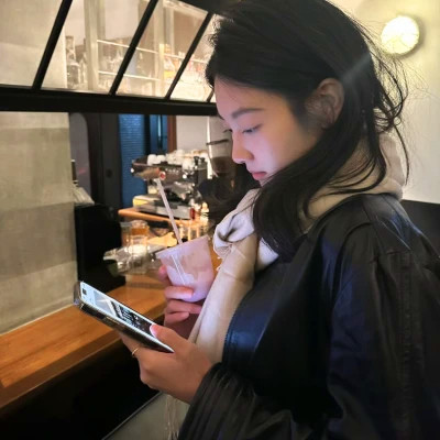 2025年最新头像女生