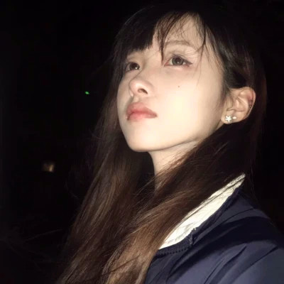 2025年最新头像女生